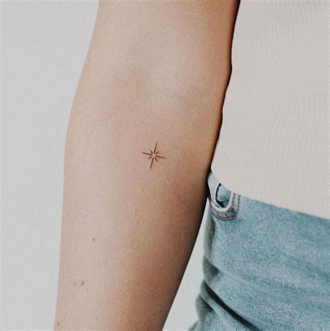 tatuajes de estrellas en la pierna|Tatuajes estrellas pequeñas